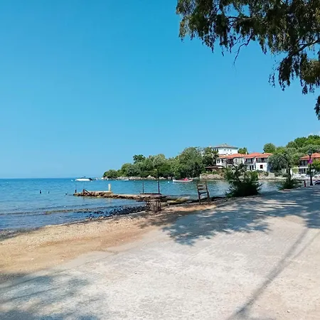 Christina's Seaside Афиссос