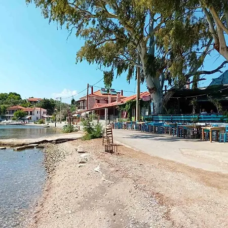 Christina's Seaside Афиссос